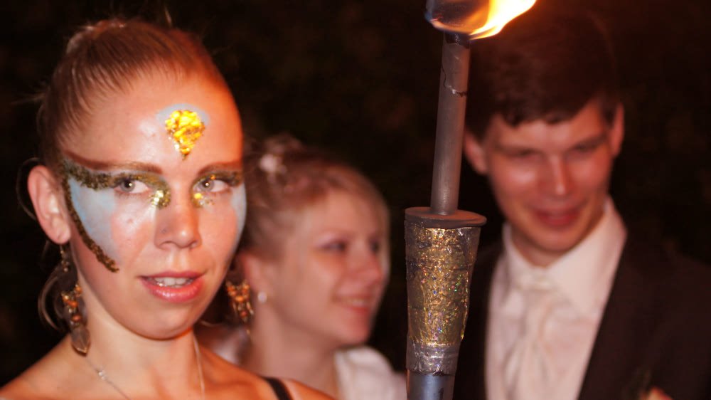 Feenhafte Feuerknstlerin Dresden - Firmenfest & Hochzeit
