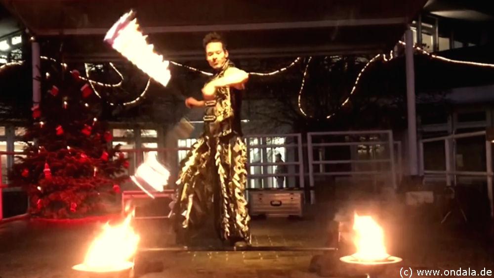 Feuerartist Berlin - Feuershow Feuerjongleur Feuerschlucker