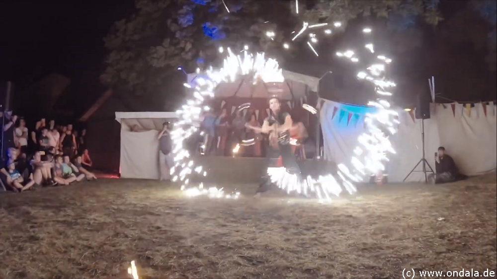 Feuerartist Berlin - Feuershow Feuerjongleur Feuerschlucker