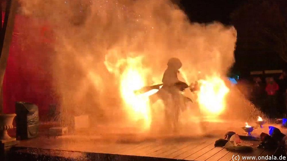Feuerartist Berlin - Feuershow Feuerjongleur Feuerschlucker