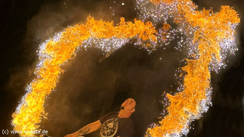Feuergaukler Cottbus - Feuershow und mega Feuerspucken