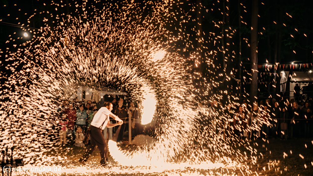 Feuergaukler Cottbus - Feuershow und mega Feuerspucken