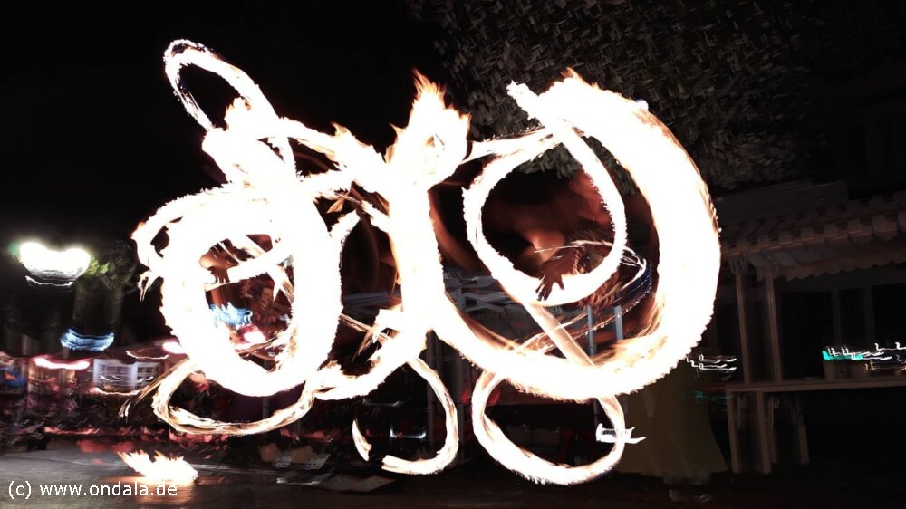 Feuergaukler Cottbus - Feuershow und mega Feuerspucken Feuergaukler Cottbus - Feuershow und mega Feuerspucken