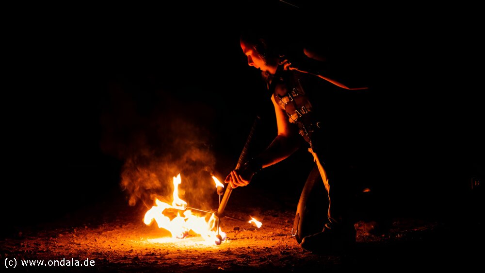 Feuergaukler Cottbus - Feuershow und mega Feuerspucken Feuergaukler Cottbus - Feuershow und mega Feuerspucken