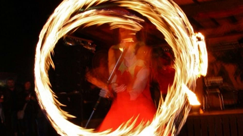 Lustiger Feuergaukler Leipzig  Licht & Feuershow & Spa