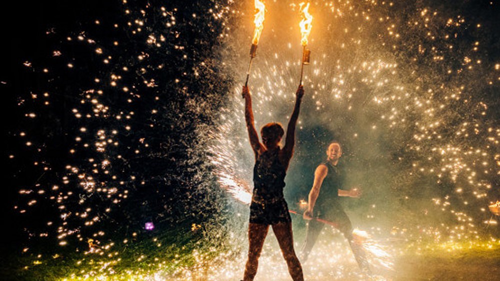 Feuershow Hamburg Kuenstler