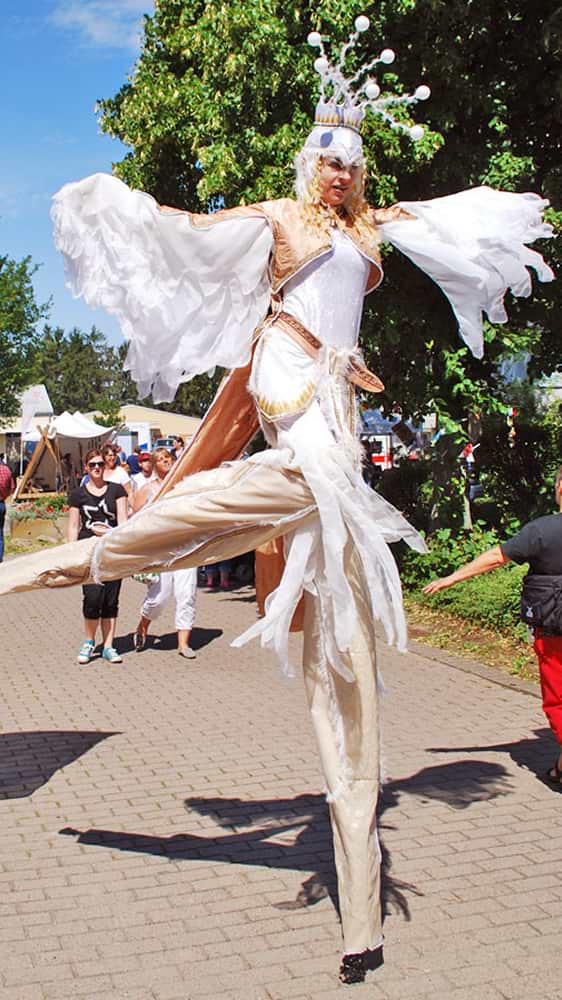 Stelzenlufer Hildesheim - Kostm Zaunknig
