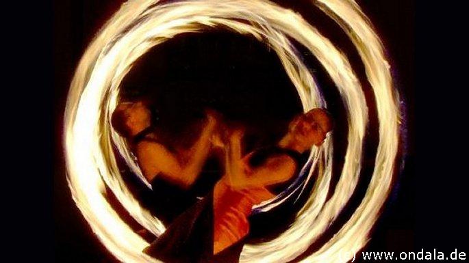 Professionelle Feuershow Lbeck - Hhepunkt Ihres Festes