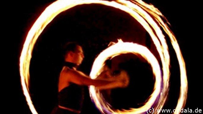 Professionelle Feuershow Lbeck - Hhepunkt Ihres Festes