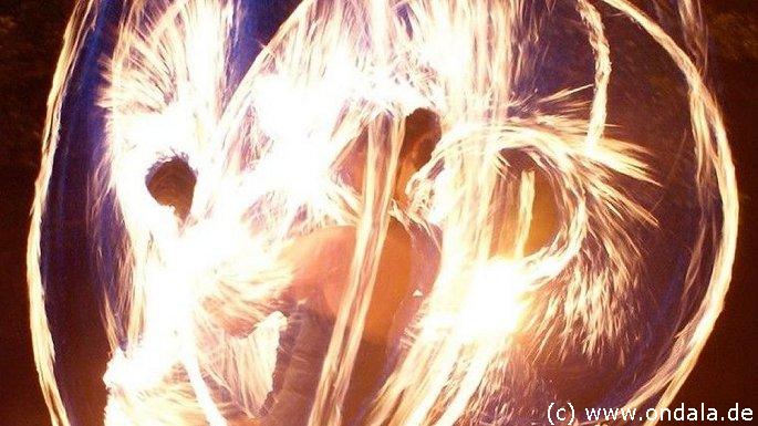 Professionelle Feuershow Lbeck - Hhepunkt Ihres Festes