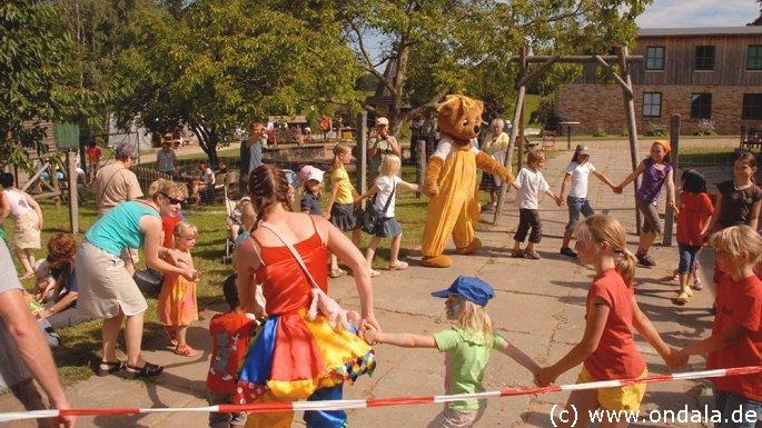 Professionelle Knstler Lbeck - Hhepunkt Show Geschenk