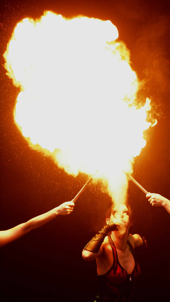 Anmutige Feuershow Mainz fr Firmenfest Hochzeit Geburtstag
