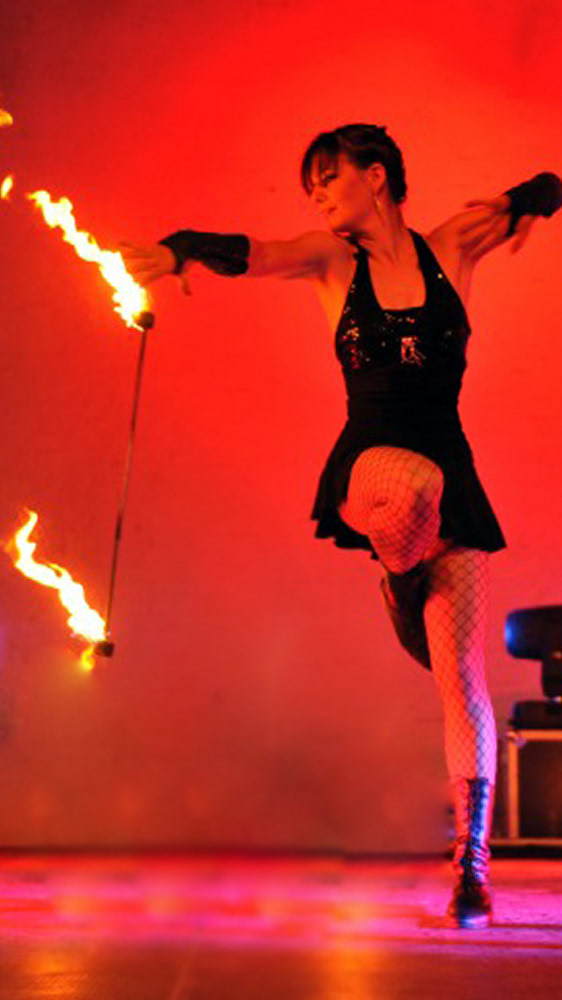 Anmutige Feuershow Mainz fr Firmenfest Hochzeit Geburtstag