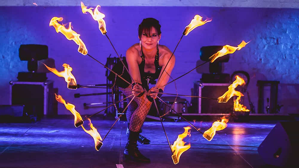 Anmutige Feuershow Mainz fr Firmenfest Hochzeit Geburtstag