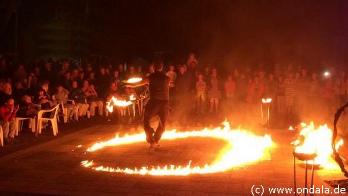 Professionelle Feuershow Neubrandenburg - Feier Höhepunkt