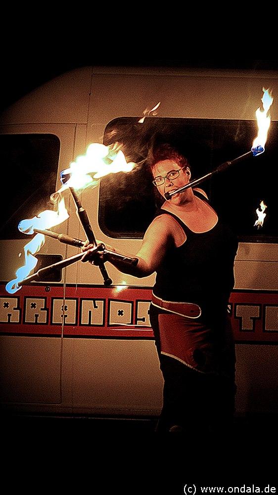 Feuershow Nordhausen - Feuerjonglage & mega Feuerspucken