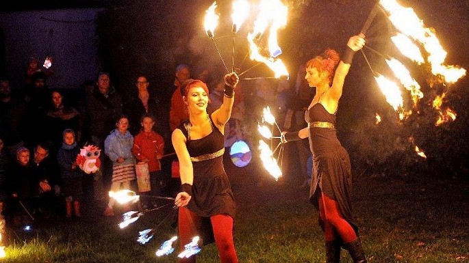 Professionelle Feuershow Rostock - Höhepunkt Ihrer Feier bei ondala buchen