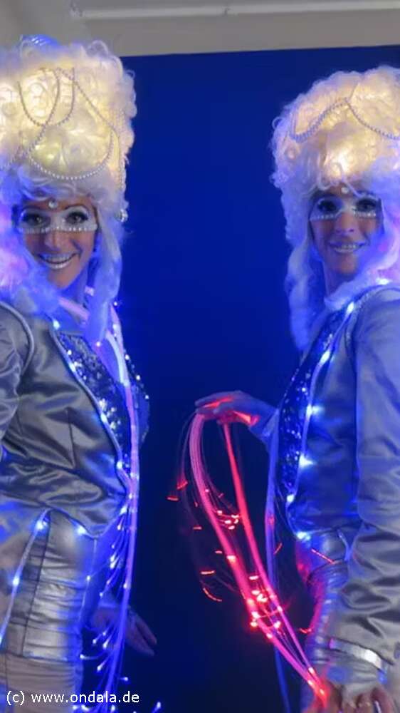 Professionelle Stelzenlufer Berlin - DER Fest Hhepunkt