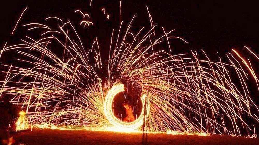 Professionelle Feuertnzerin Dresden - Feuerkunst & Tanz
